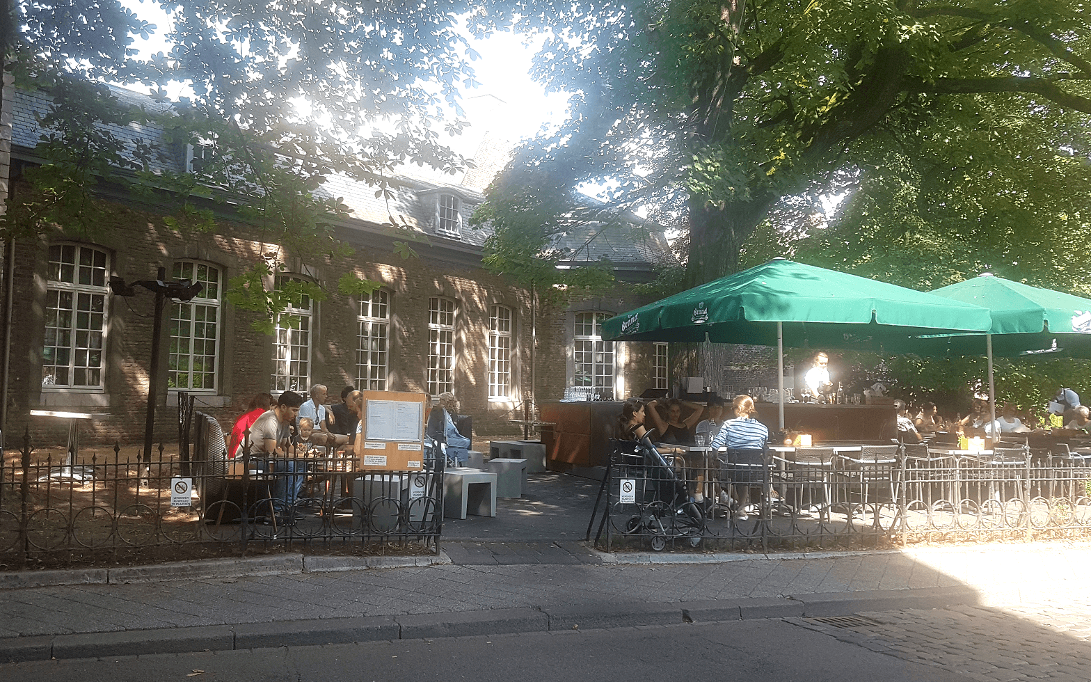 Maastricht-city-guide-cafe-sjiek-image-1.width-1986 (1).png