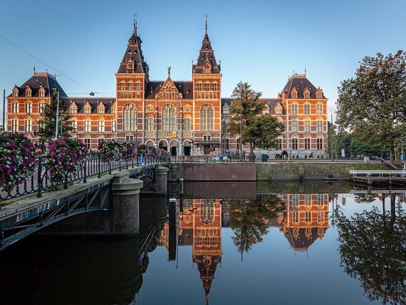 Amsterdam-Rijksmuseum-image-1.jpg