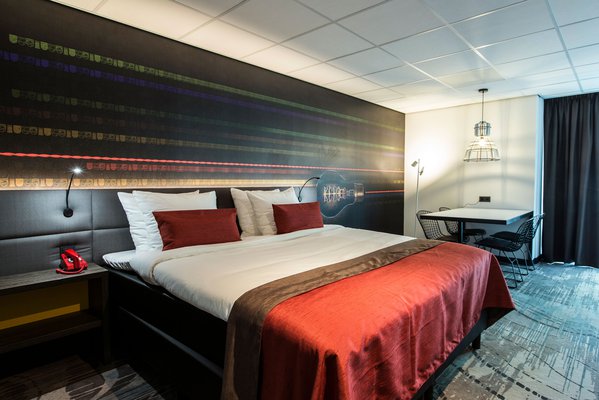 EH---CROWN-HOTEL-EINDHOVEN---DELUXE-KAMER---2.jpg