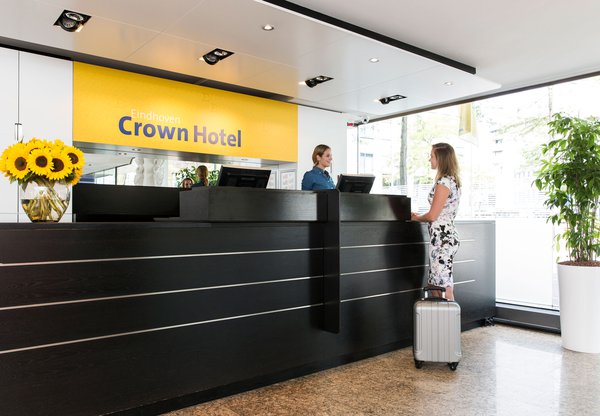 EH---CROWN-HOTEL-EINDHOVEN---LOBBY---2.jpg