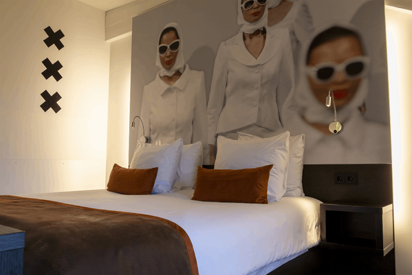 THE_MANOR_HOTEL_AMSTERDAM_JUNIOR_SUITE_011_LR.original.png